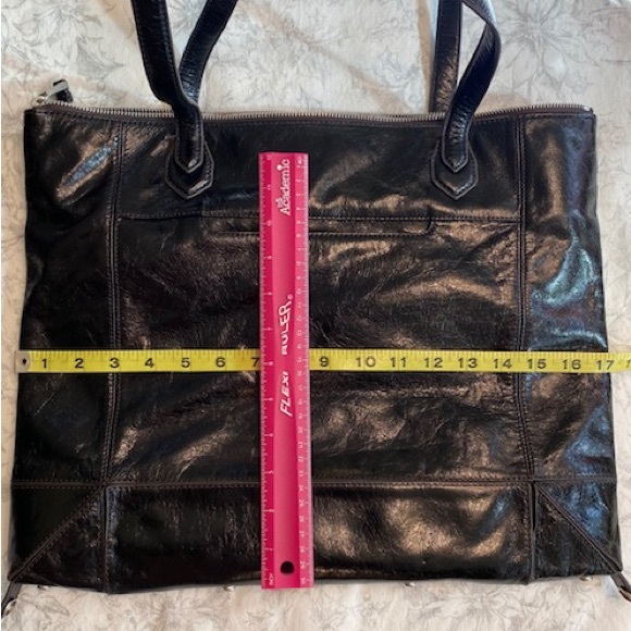 Purse/Tote, HOBO Brand, black, leather, extended 17”, not extended 12” - Picture 2 of 7